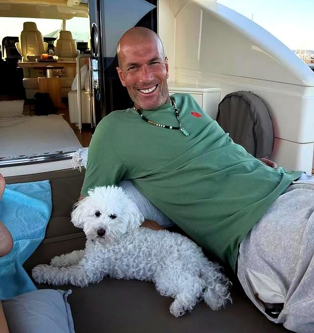 皇马一路领先，小组次席稳坐钓鱼台的简单介绍